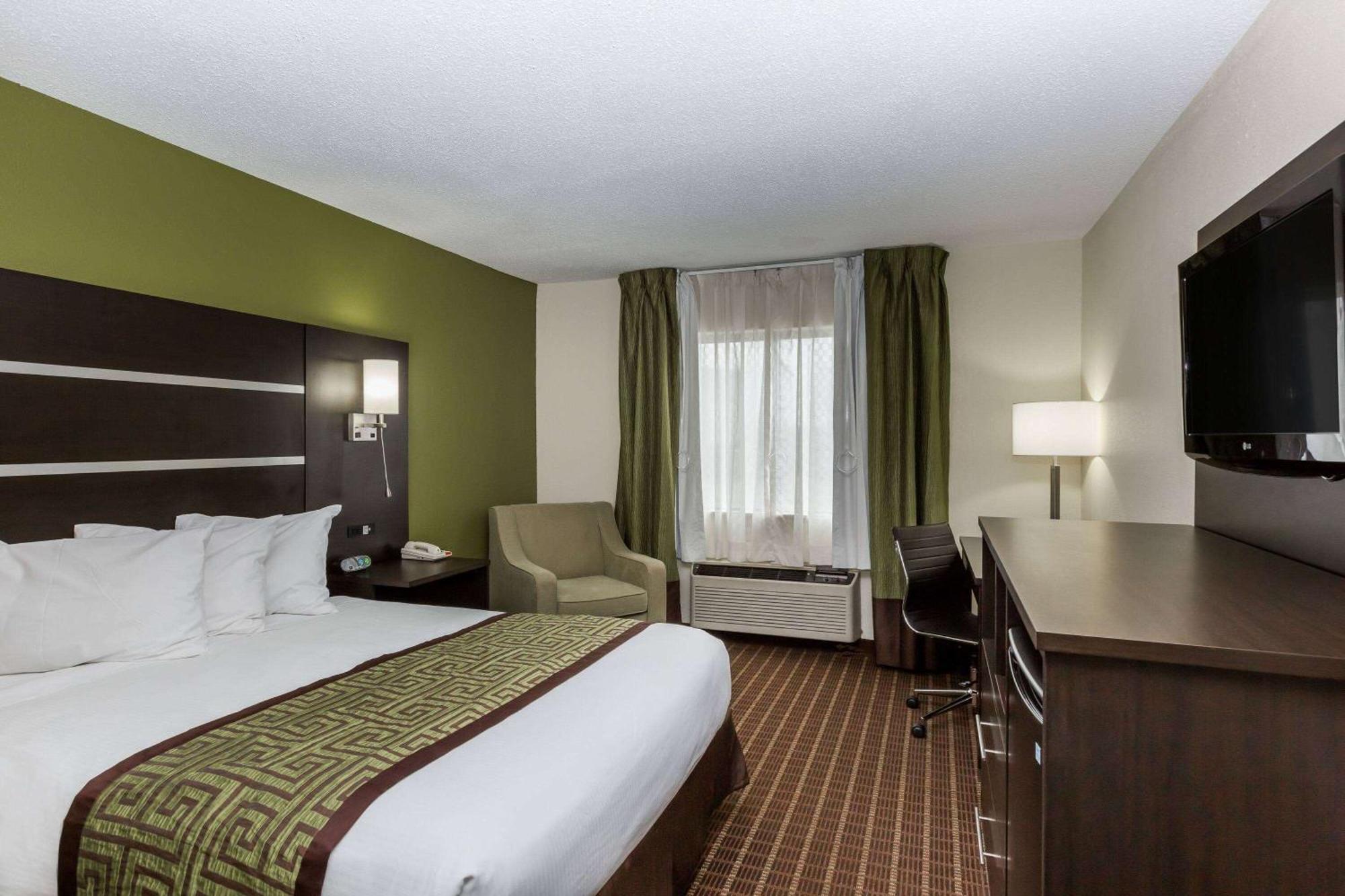 Baymont By Wyndham Louisville South I 65 Brooks Exterior foto