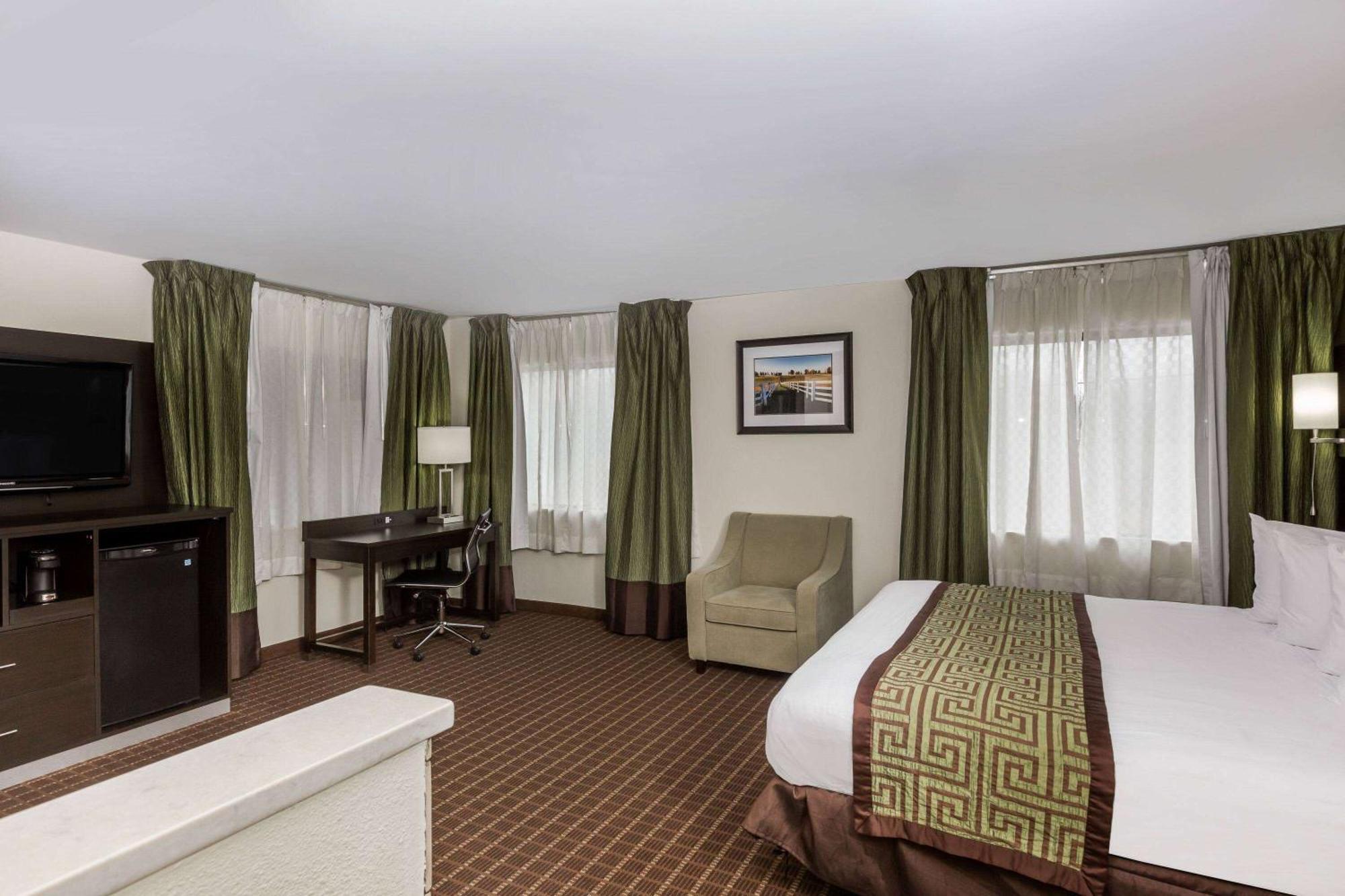 Baymont By Wyndham Louisville South I 65 Brooks Exterior foto