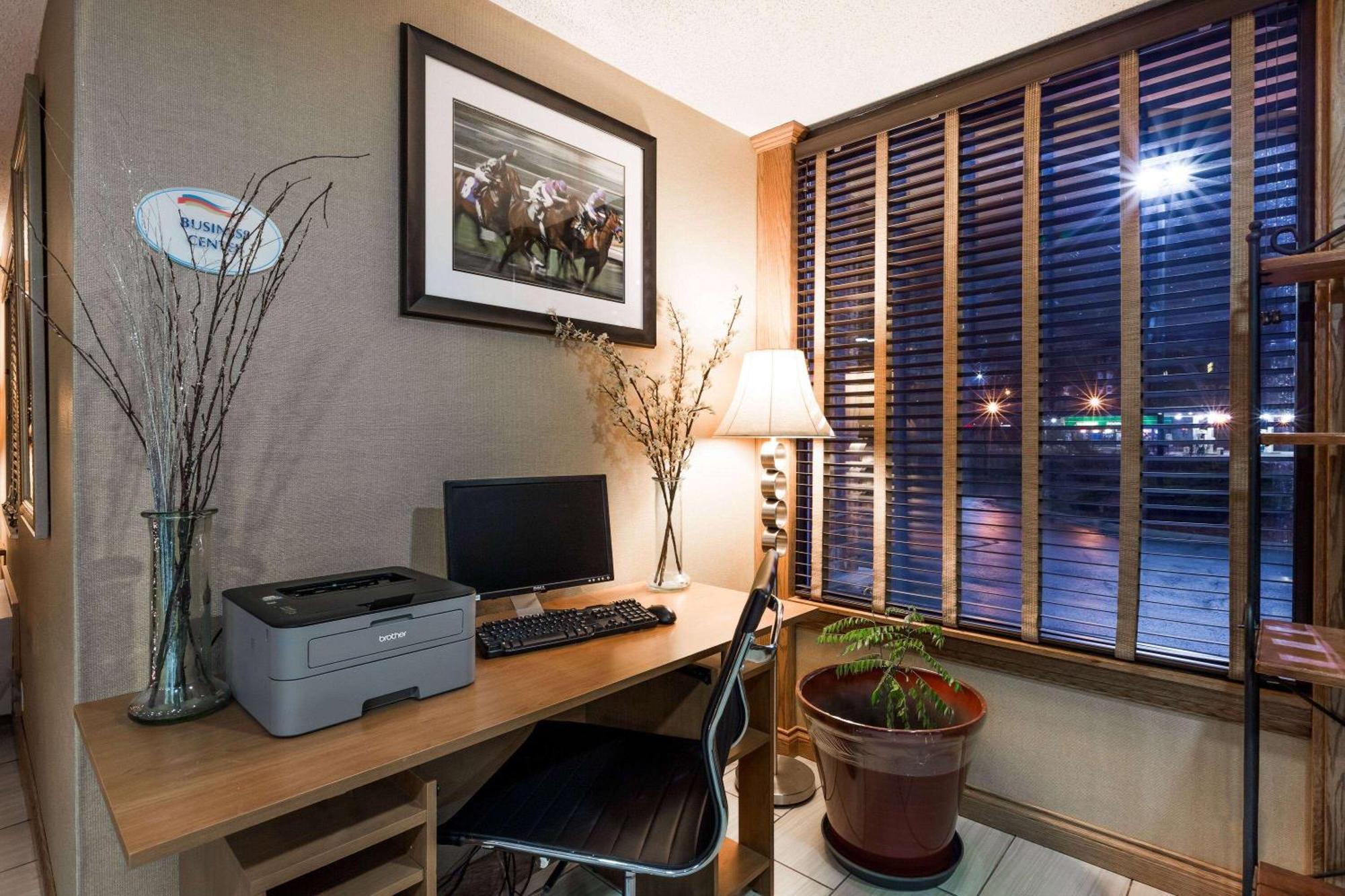 Baymont By Wyndham Louisville South I 65 Brooks Exterior foto